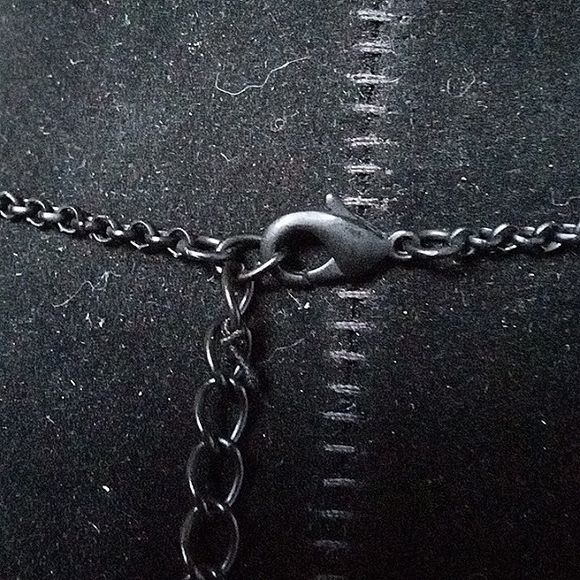 RARE Vintage! BETSEY JOHNSON Paris Is Always A Good Idea Drop Charm Necklace. - Picture 15 of 17